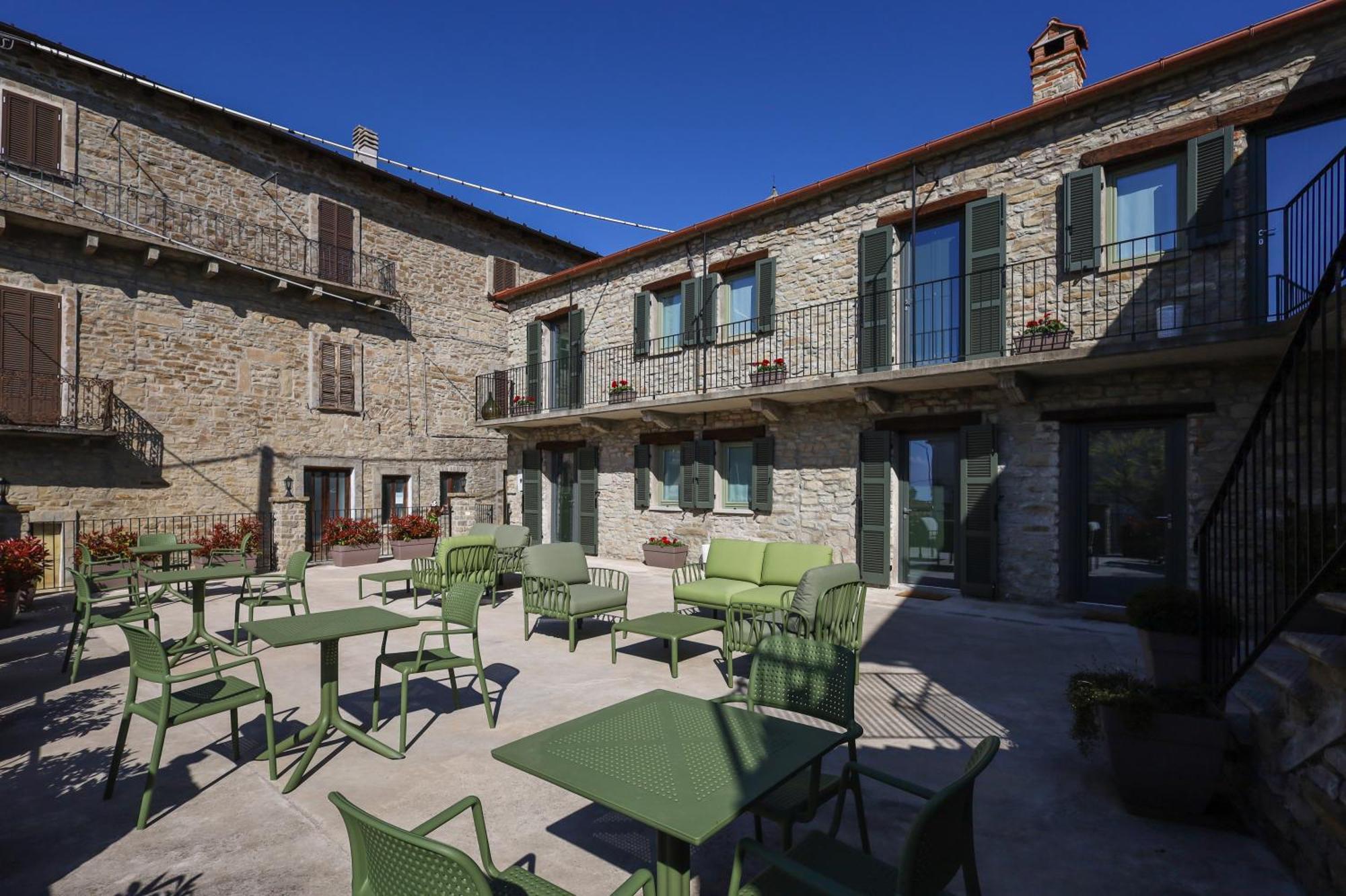 Albergo Del Bramante Roccaverano Exterior photo
